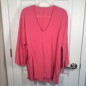 Gauzy cotton pink v-neck 3/4 sleeved top with raw hems size XXL